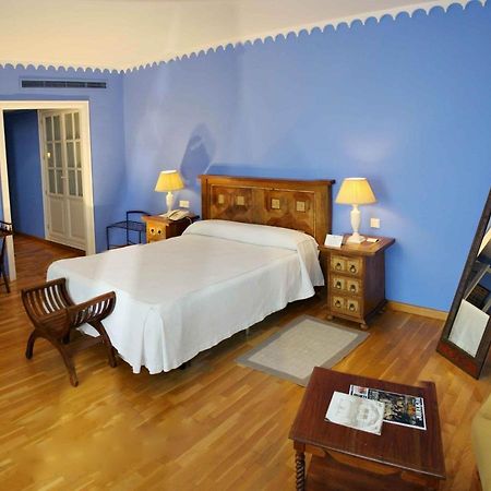 Hotel Alcazar De La Reina Carmona  Luaran gambar