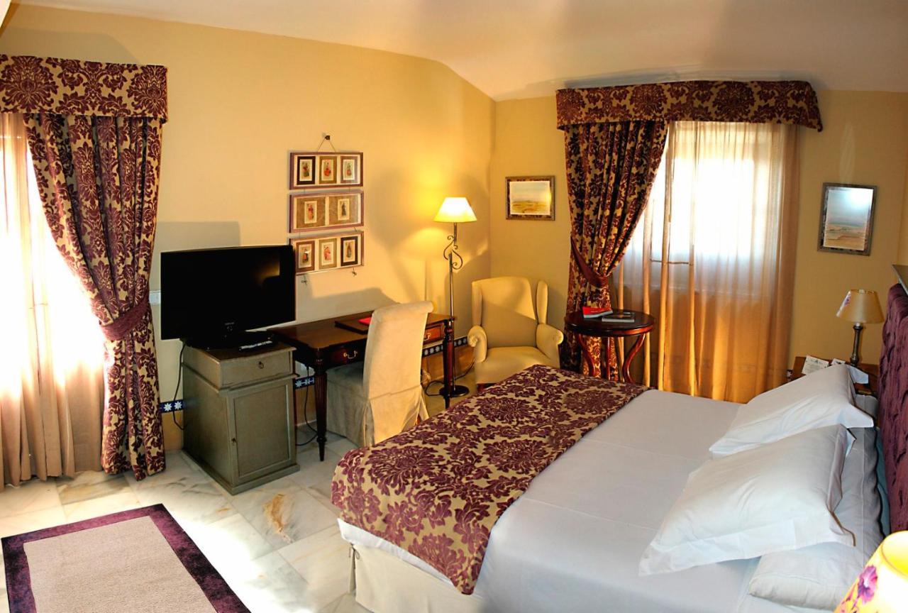 Hotel Alcazar De La Reina Carmona  Luaran gambar