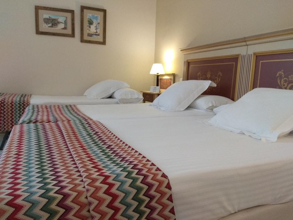 Hotel Alcazar De La Reina Carmona  Luaran gambar